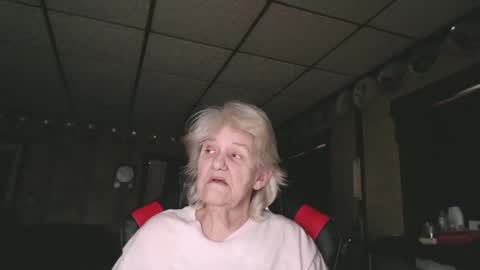 Snapshot of cat9paw chatting on December 28, 2024, 8:15 pm cat online show from December 28, 2024, 8:15 pm