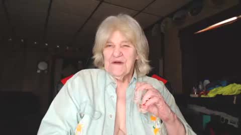 Snapshot of cat9paw chatting on January 17, 2025, 7:38 pm cat online show from January 17, 2025, 7:38 pm