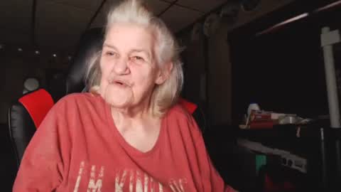 Snapshot of cat9paw chatting on January 28, 2025, 9:40 pm cat online show from January 28, 2025, 9:40 pm