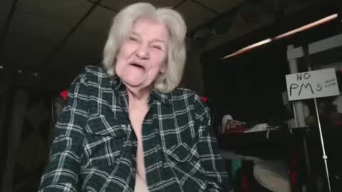 Snapshot of cat9paw chatting on February 3, 2025, 8:35 pm cat online show from February 3, 2025, 8:35 pm