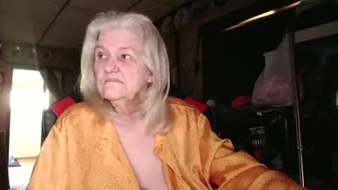 Snapshot of cat9paw chatting on October 5, 2025, 4:38 pm cat online show from October 5, 2025, 4:38 pm