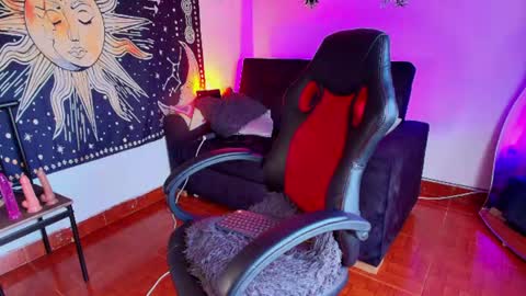 Karol  online show from June 17, 2026, 10:10 pm