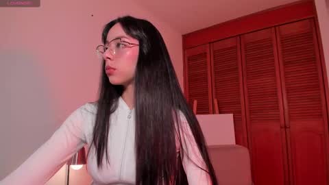 Loren online show from February 22, 2025, 9:37 pm