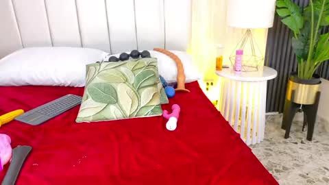 Dani   online show from April 18, 2026, 7:58 pm