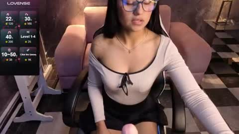 Snapshot of catalella_little_b chatting on June 10, 2026, 7:46 pm catalella_little_b online show from June 10, 2026, 7:46 pm