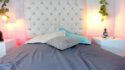Snapshot of catalella_rouse chatting on June 19, 2026, 8:12 pm catalella_rouse online show from June 19, 2026, 8:12 pm