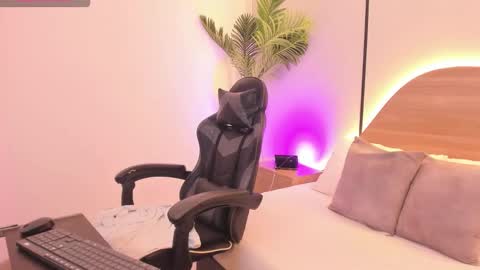 C A T E  online show from March 3, 2026, 12:22 pm