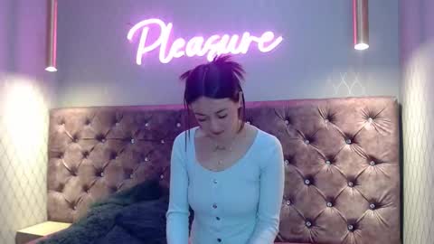 cataleyadamourx online show from January 8, 2026, 11:34 am