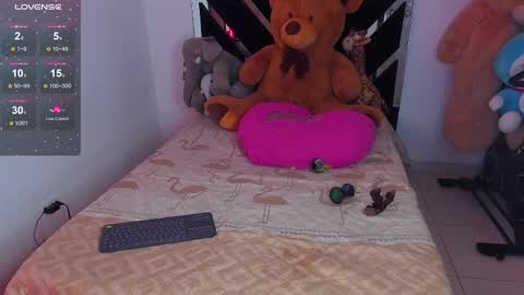 Snapshot of catalina_smith__ chatting on February 27, 2025, 2:10 am Catalina  online show from February 27, 2025, 2:10 am