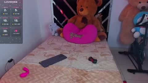 Snapshot of catalina_smith__ chatting on March 5, 2025, 1:31 am Catalina  online show from March 5, 2025, 1:31 am