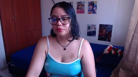 catalinaa_lovee online show from September 13, 2025, 4:07 pm