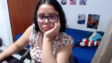 catalinaa_lovee online show from September 16, 2025, 12:55 am