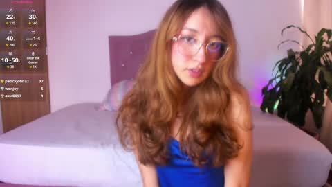 Snapshot of catalinabotero chatting on June 3, 2026, 1:46 pm Catalina Botero online show from June 3, 2026, 1:46 pm