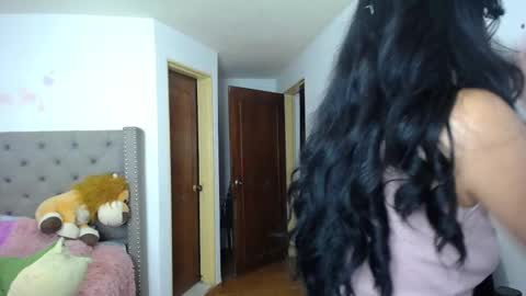 catalinahounn online show from March 3, 2025, 9:59 pm