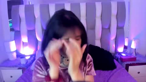 Cat  online show from December 4, 2024, 2:59 pm