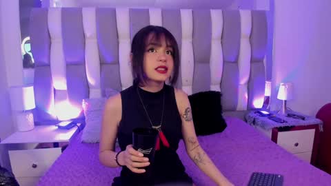 Cat  online show from December 7, 2024, 2:02 pm