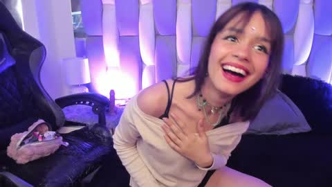 Cat  online show from December 14, 2024, 2:10 pm