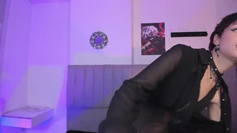 Cat  online show from January 11, 2025, 11:24 pm