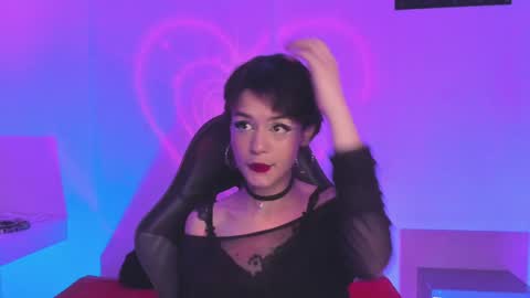 Cat  online show from January 14, 2025, 8:37 pm