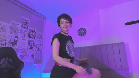 Cat  online show from January 17, 2025, 11:29 pm