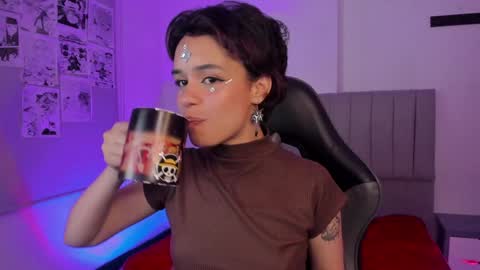 Cat  online show from February 3, 2025, 11:26 pm