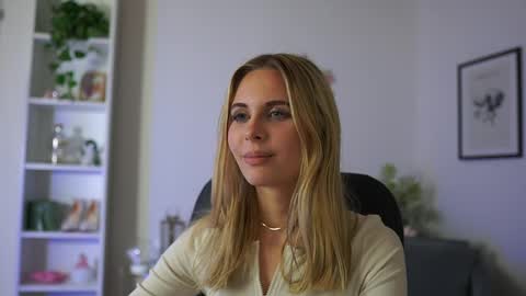 catecrago  online show from February 11, 2025, 2:02 pm