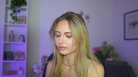 catecrago  online show from February 26, 2025, 2:46 pm