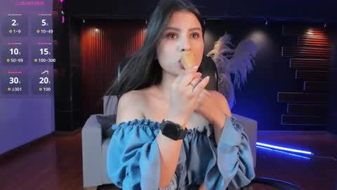 Catalina Santana online show from October 10, 2025, 6:29 pm