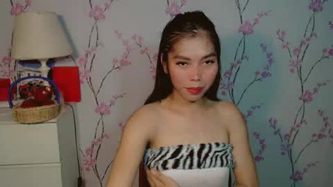 Snapshot of catherine_365 chatting on October 3, 2025, 7:38 am catherine_365 online show from October 3, 2025, 7:38 am