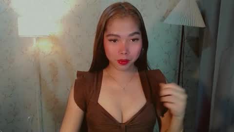 Snapshot of catherine_365 chatting on November 8, 2025, 7:01 pm catherine_365 online show from November 8, 2025, 7:01 pm