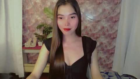 catherine_365 online show from April 28, 2026, 9:47 am
