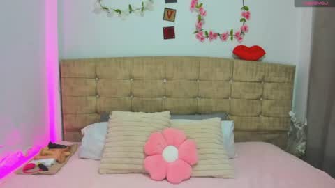 catherine_and_tara online show from June 21, 2026, 9:28 pm