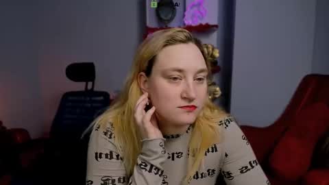 Snapshot of catherine_kitty chatting on February 24, 2025, 2:15 pm Catherine online show from February 24, 2025, 2:15 pm