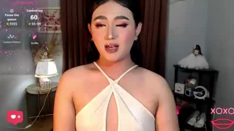 Snapshot of catherine_louise chatting on October 21, 2025, 5:52 am cath online show from October 21, 2025, 5:52 am