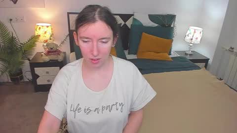 Catrin online show from November 16, 2025, 7:14 am