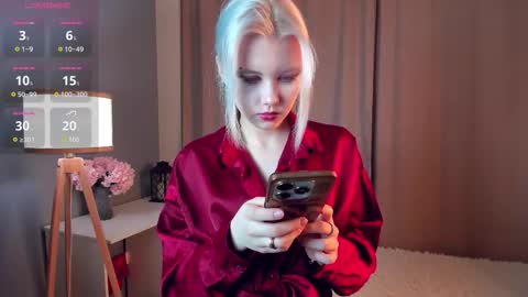 Mia online show from March 16, 2026, 11:03 am