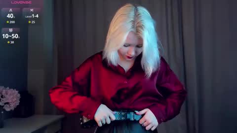 Mia online show from March 25, 2026, 11:05 am