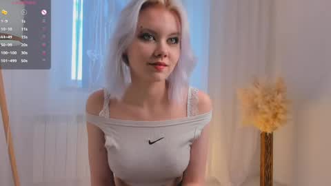 Mia online show from May 25, 2026, 11:05 am
