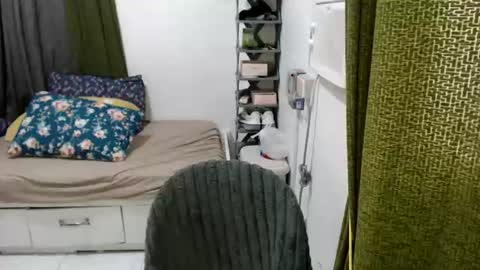 Snapshot of cathy_lyn chatting on June 23, 2026, 10:19 pm cathy_lyn online show from June 23, 2026, 10:19 pm