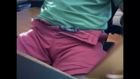 Snapshot of catmandoo21001 chatting on October 3, 2025, 3:42 pm catmandoo21001 online show from October 3, 2025, 3:42 pm