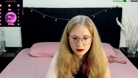 Snapshot of catmintlush chatting on July 8, 2026, 11:42 pm CatmintLush online show from July 8, 2026, 11:42 pm
