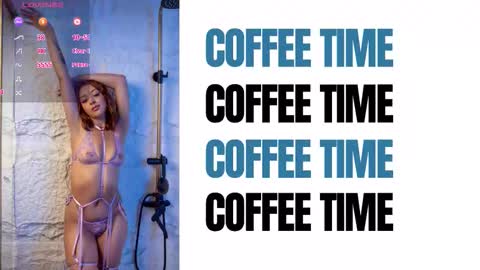 catti_brie_ online show from November 21, 2025, 11:42 am