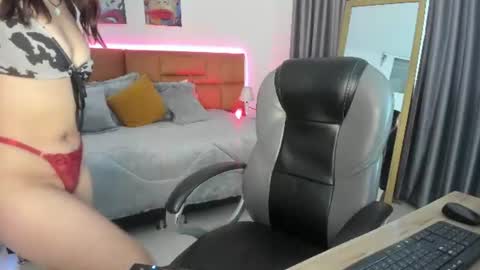 Snapshot of catti_brie_ chatting on June 17, 2026, 11:45 am catti_brie_ online show from June 17, 2026, 11:45 am