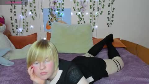 cattie_w_ online show from October 21, 2025, 1:50 am