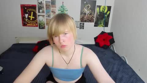 cattie_w_ online show from March 3, 2026, 1:12 am