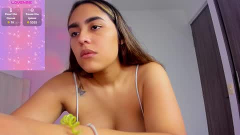 Cay online show from November 4, 2025, 1:21 pm