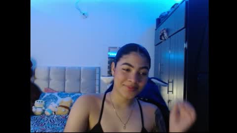 Snapshot of caylinn19 chatting on October 20, 2025, 5:19 am Caylinn online show from October 20, 2025, 5:19 am