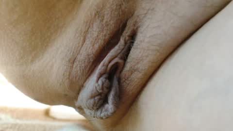 Snapshot of cbz112233 chatting on April 5, 2026, 6:05 pm ANNYANNY online show from April 5, 2026, 6:05 pm