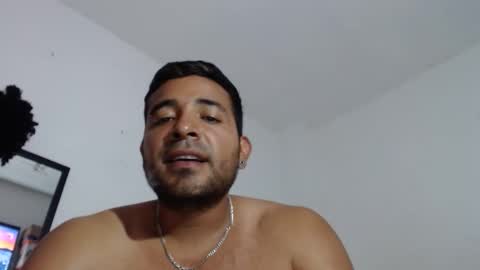 Snapshot of ccamilo_ chatting on May 13, 2026, 9:33 pm camilo online show from May 13, 2026, 9:33 pm