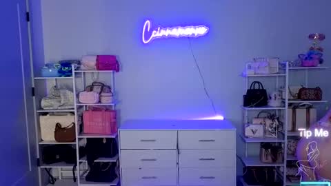 Ccinnamon online show from October 17, 2025, 12:14 am